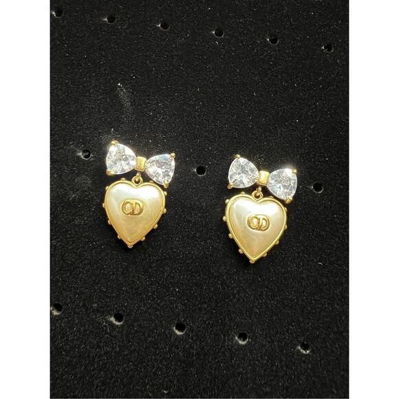 ⚡️SPRING CLEAN SALE⚡️ Dior bow cd heart drop earrings - Picture 2 of 5